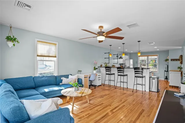 $3,950 | 31 Smith Street, South Kingstown, RI 02879