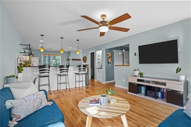 $3,950 | 31 Smith Street, South Kingstown, RI 02879