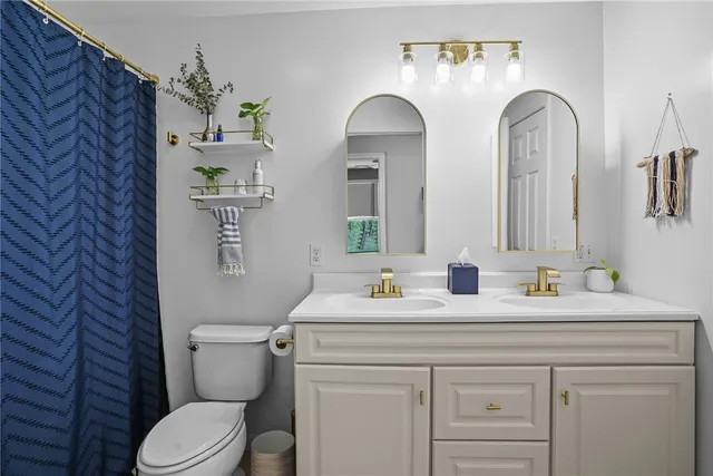 $3,950 | 31 Smith Street, South Kingstown, RI 02879