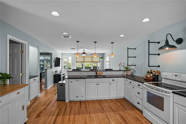 $3,950 | 31 Smith Street, South Kingstown, RI 02879