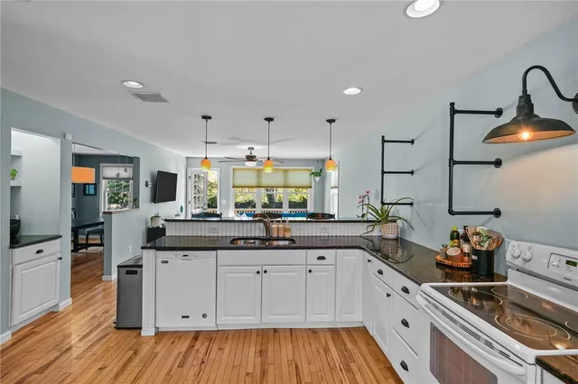 $3,950 | 31 Smith Street, South Kingstown, RI 02879