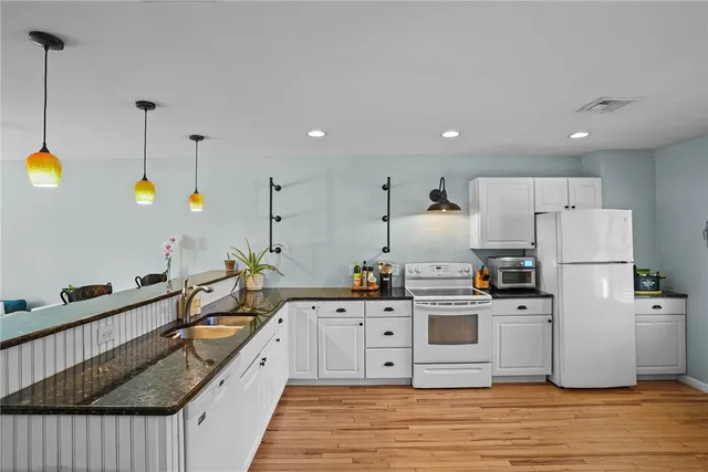 $3,950 | 31 Smith Street, South Kingstown, RI 02879