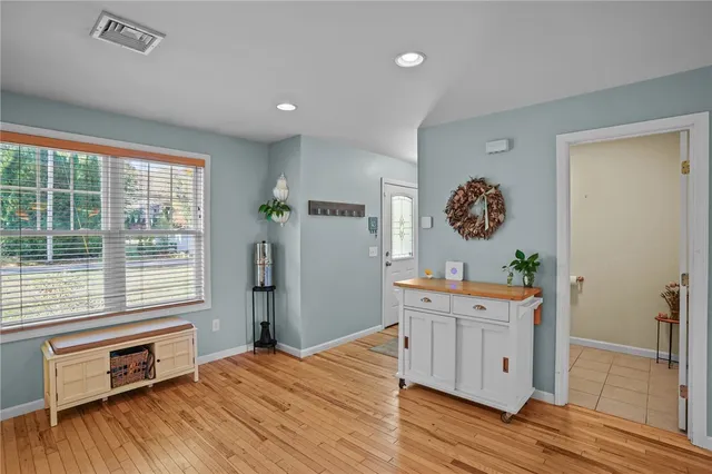 $3,950 | 31 Smith Street, South Kingstown, RI 02879