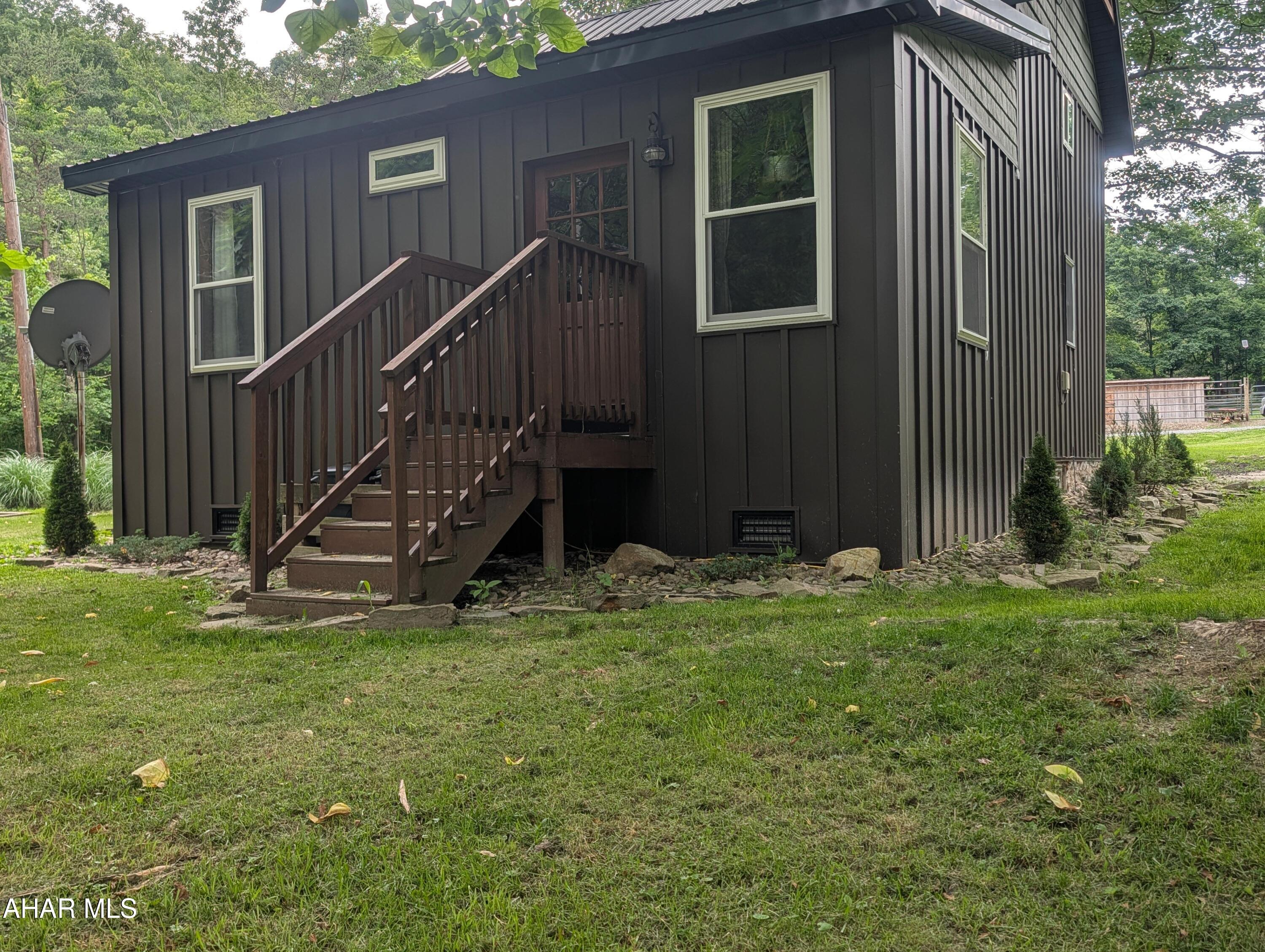 587 Point Road Bedford, PA 15522 - Photo 8 of 92