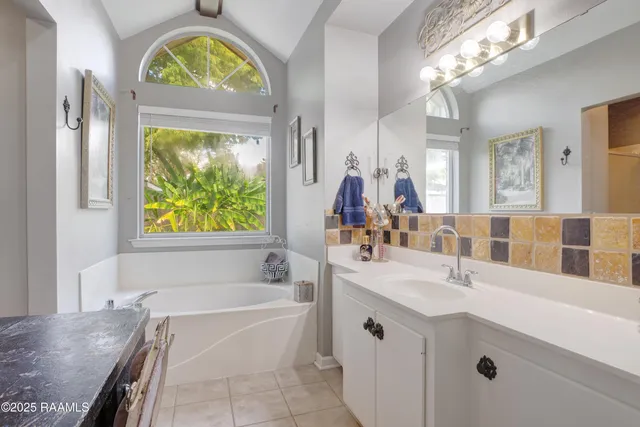 $250,000 | 128 Silver Medal Drive, Lafayette, LA 70506