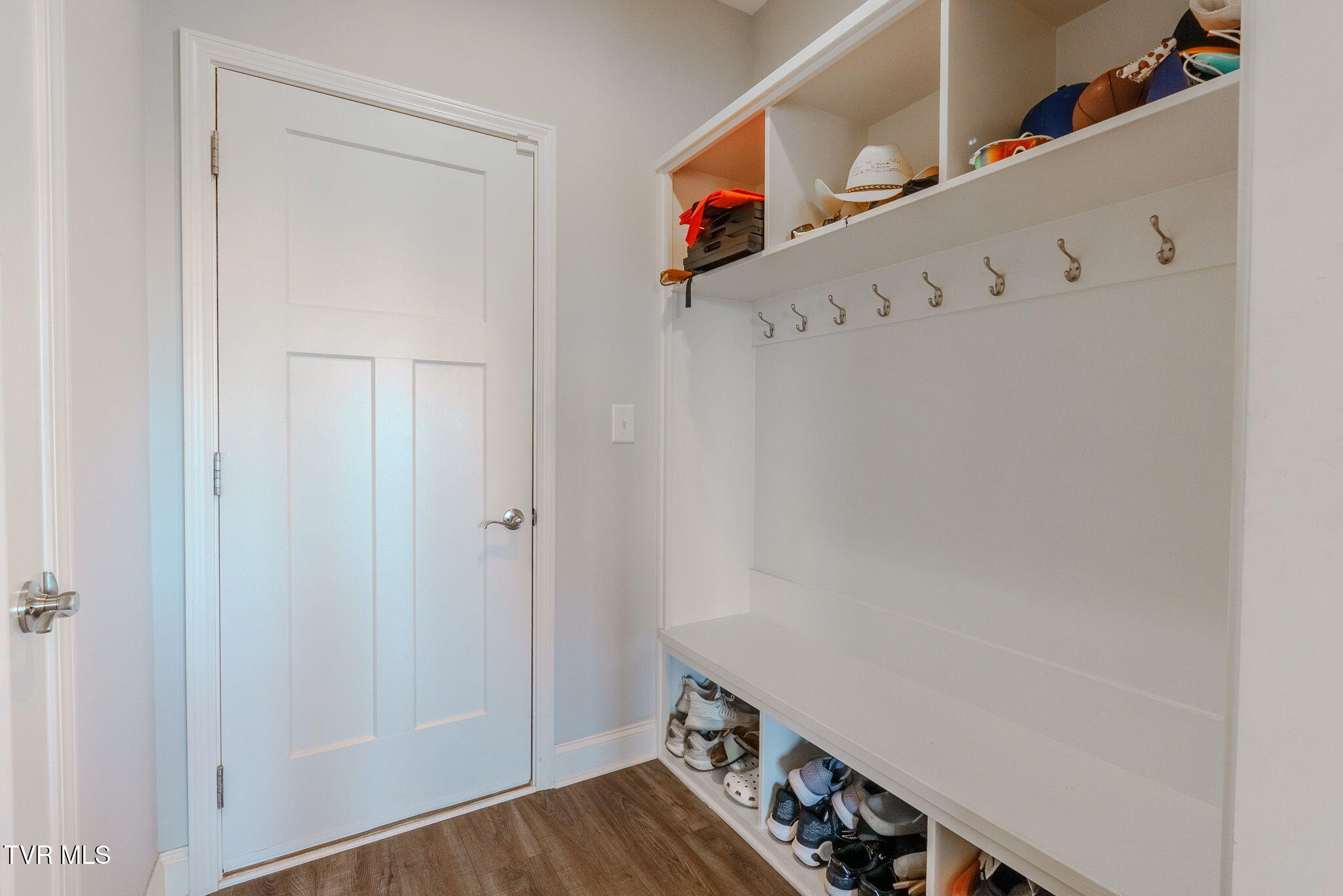 1759 Hickory Reserve Road Knoxville, TN 37932 - Photo 26 of 56 26-web-or-mls-DSC02475-HDR