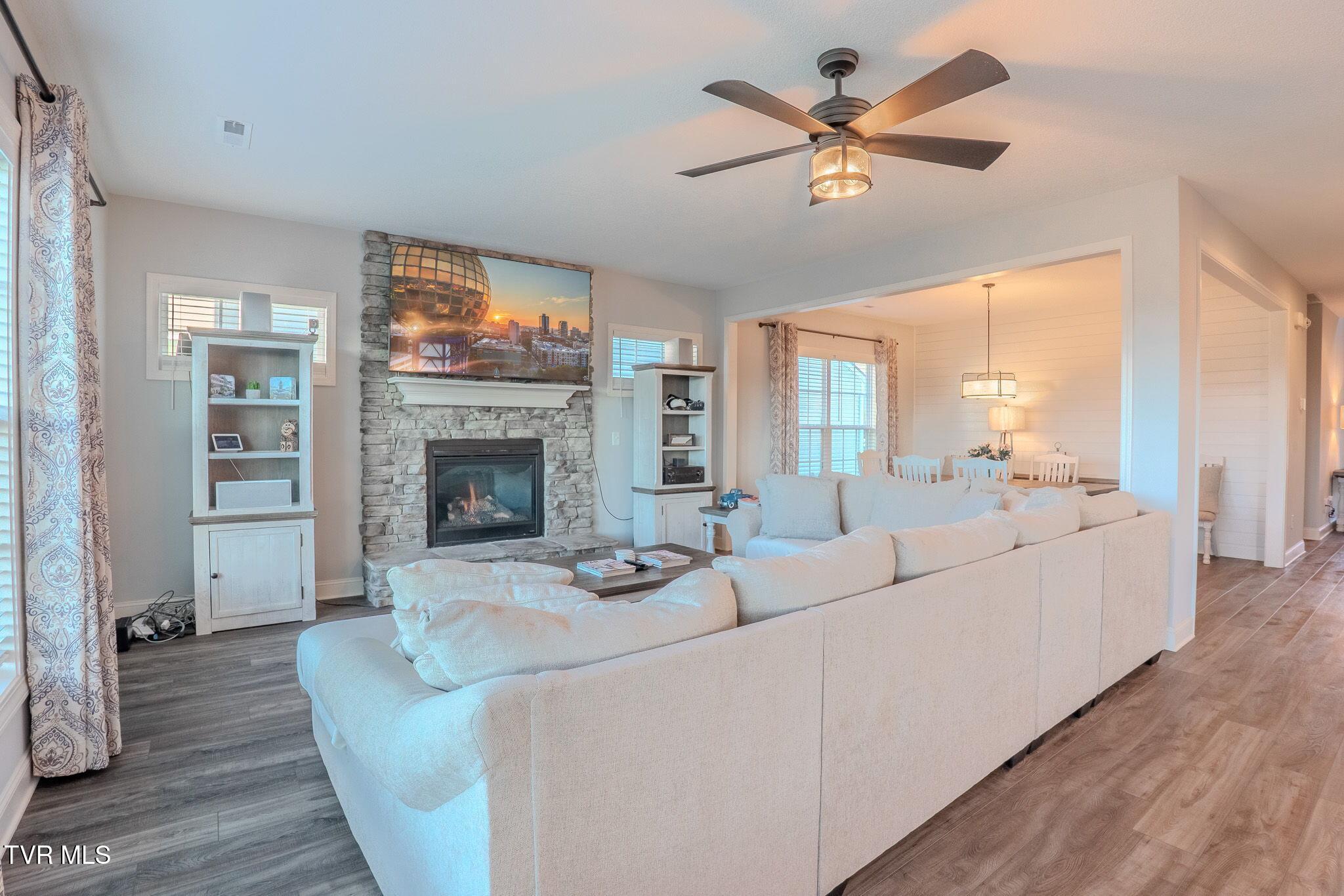 1759 Hickory Reserve Road Knoxville, TN 37932 - Photo 4 of 56 4-web-or-mls-DSC02404-HDR