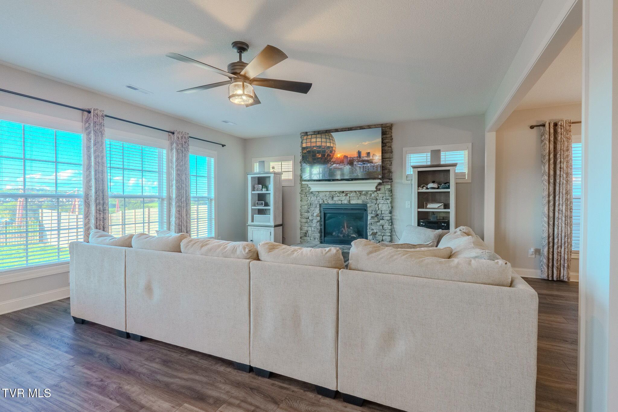 1759 Hickory Reserve Road Knoxville, TN 37932 - Photo 5 of 56 3-web-or-mls-DSC02380-HDR