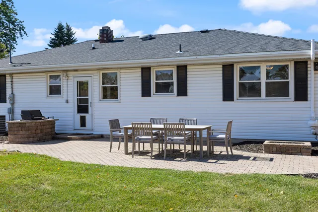 $425,000 | 15911 South Codo Drive, Homer Glen, IL 60491