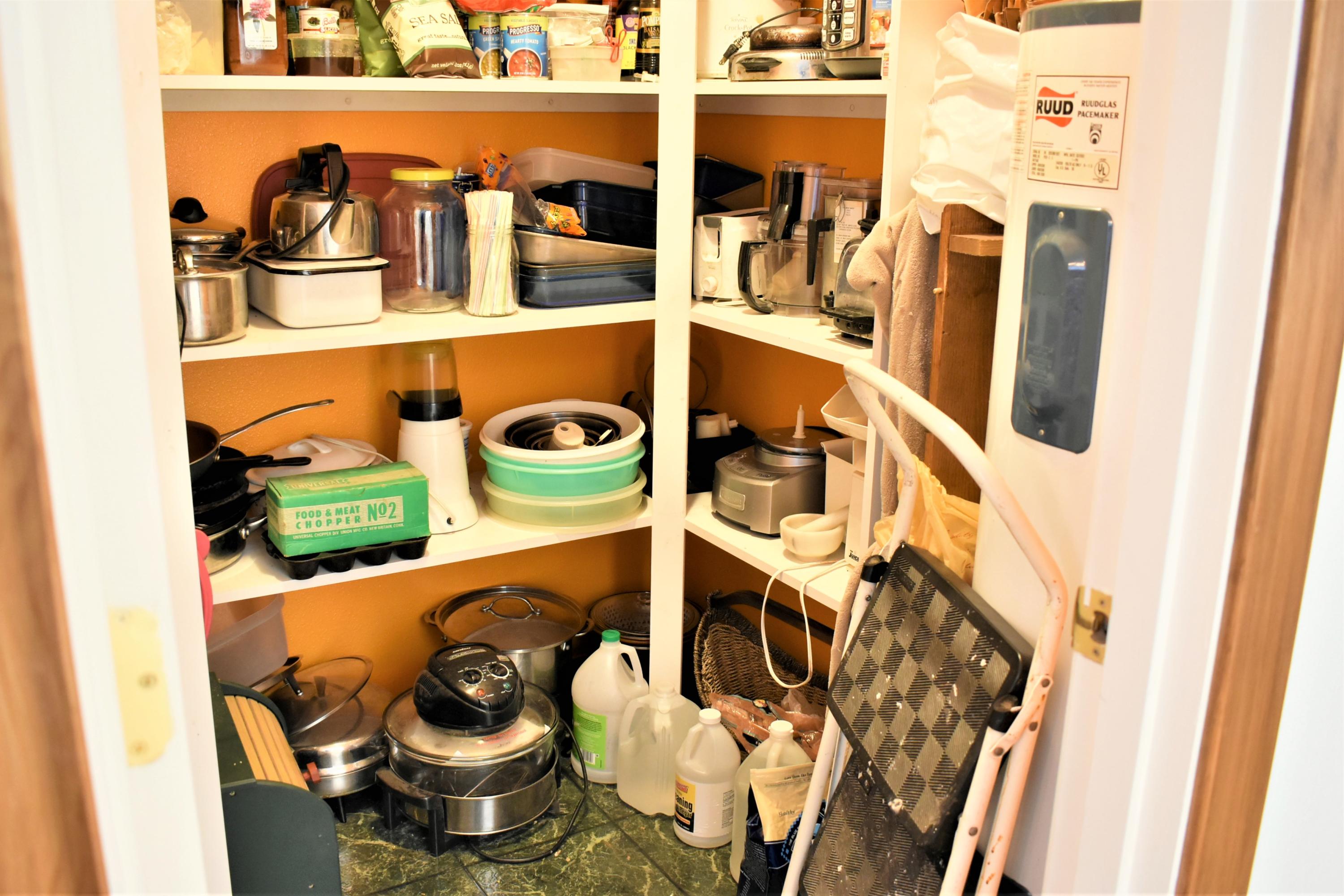 2330 Northeast Yellowpine Road Prineville, OR 97754 - Photo 14 of 41 Pantry off of the kitchen
