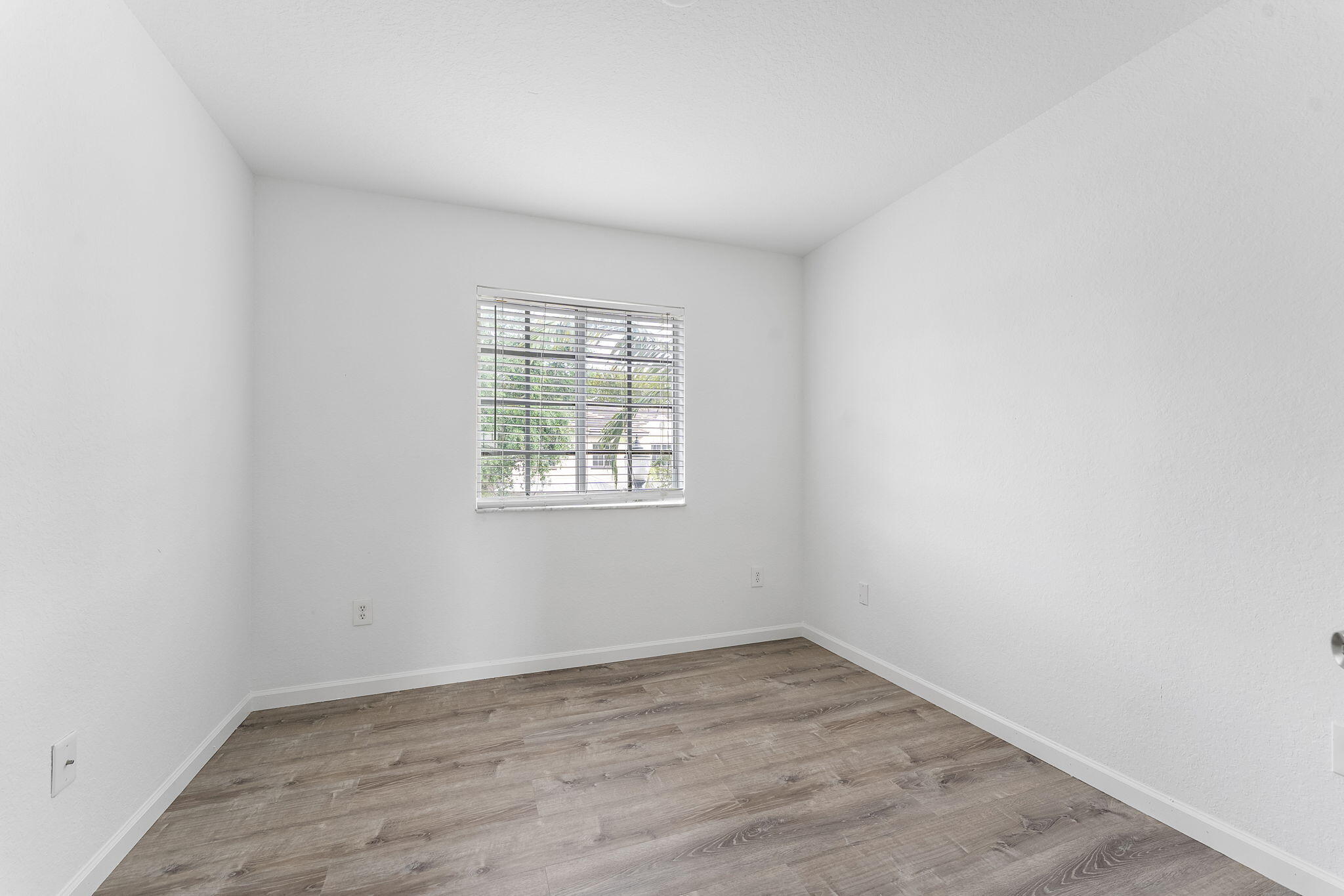 995 Abaco Lane Riviera Beach, FL 33404 - Photo 18 of 34 36-web-or-mls-DSC01524