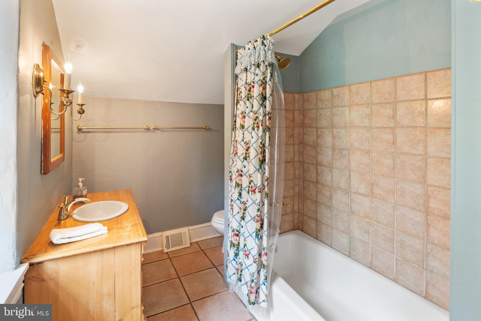 2682 Aquetong Road New Hope, PA 18938 - Photo 19 of 24 Full Bathroom