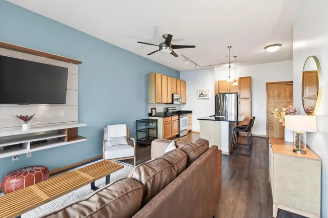 $280,000 | 4525 Park Commons Drive, Unit 217, St. Louis Park, MN 55416