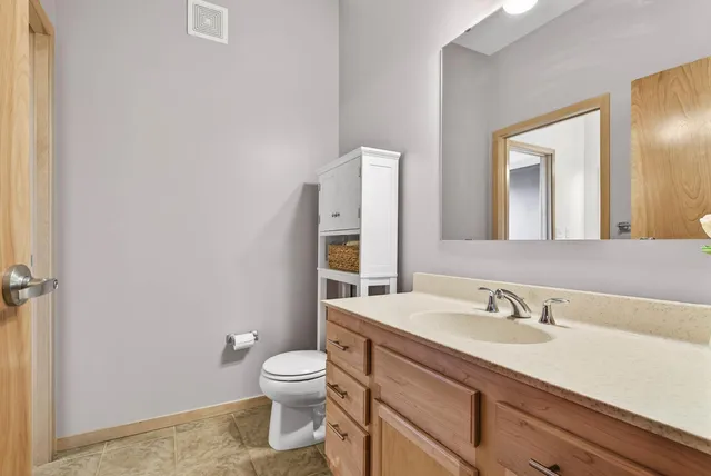 $280,000 | 4525 Park Commons Drive, Unit 217, St. Louis Park, MN 55416