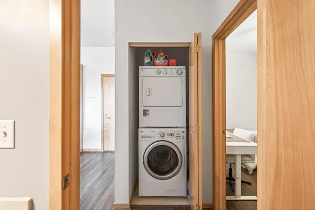 $280,000 | 4525 Park Commons Drive, Unit 217, St. Louis Park, MN 55416