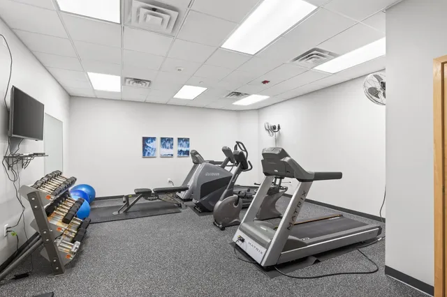 $280,000 | 4525 Park Commons Drive, Unit 217, St. Louis Park, MN 55416