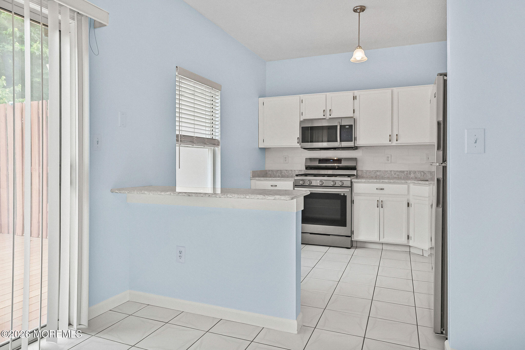38 Azimuth Court, Unit 128 Holmdel, NJ 07733 - Photo 12 of 32 38_azimuth_ct_012