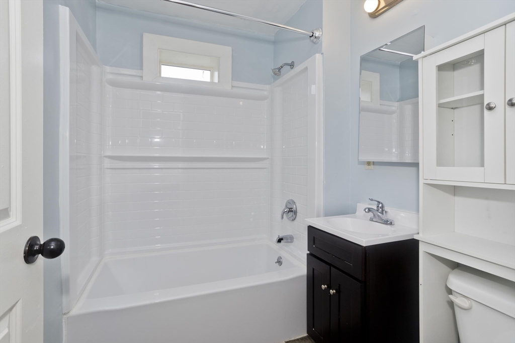 56 Pine Street Holyoke, MA 01040 - Photo 12 of 27
