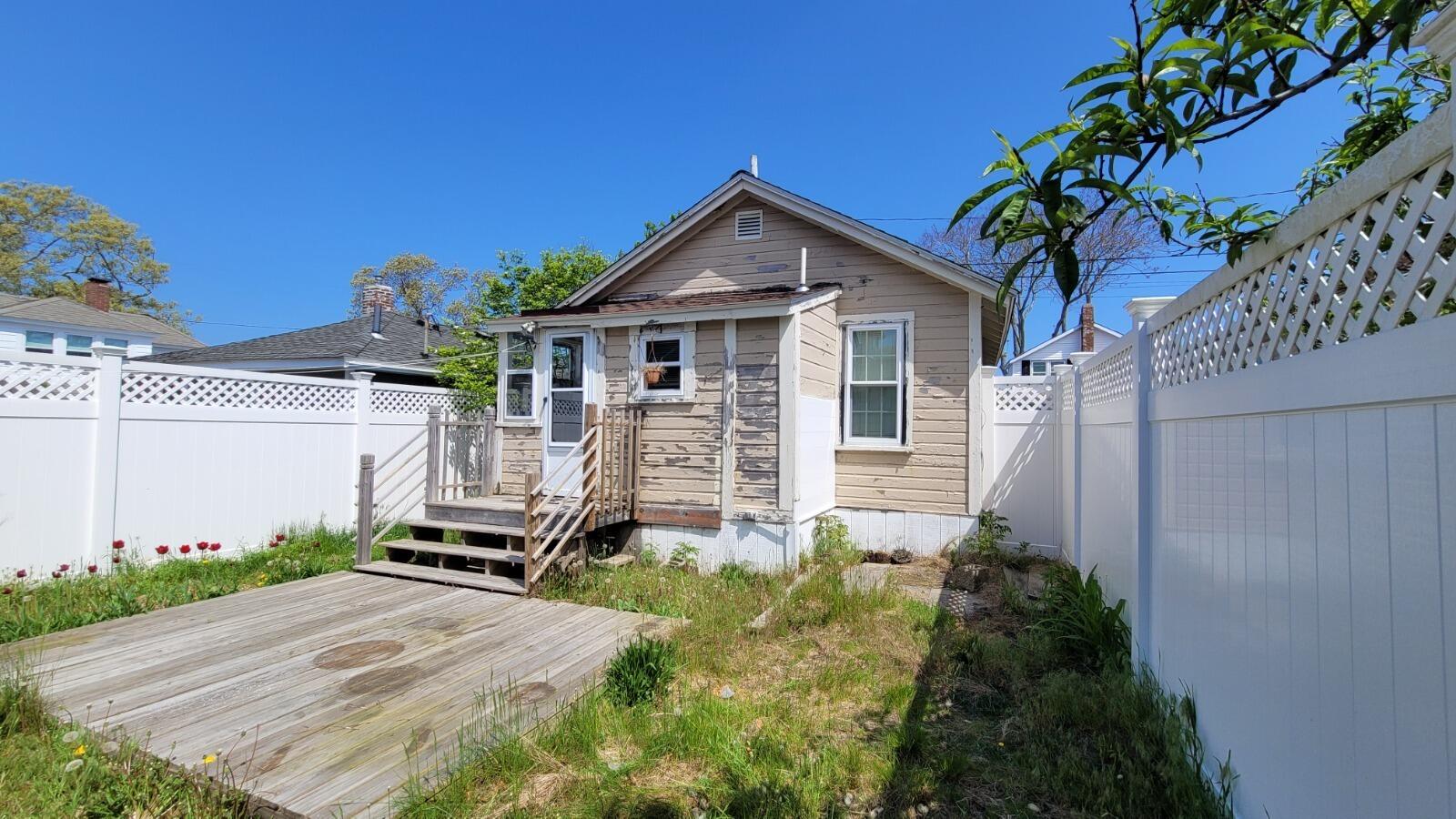 5 Dale Avenue Onset, MA 02558 - Photo 11 of 18 Back