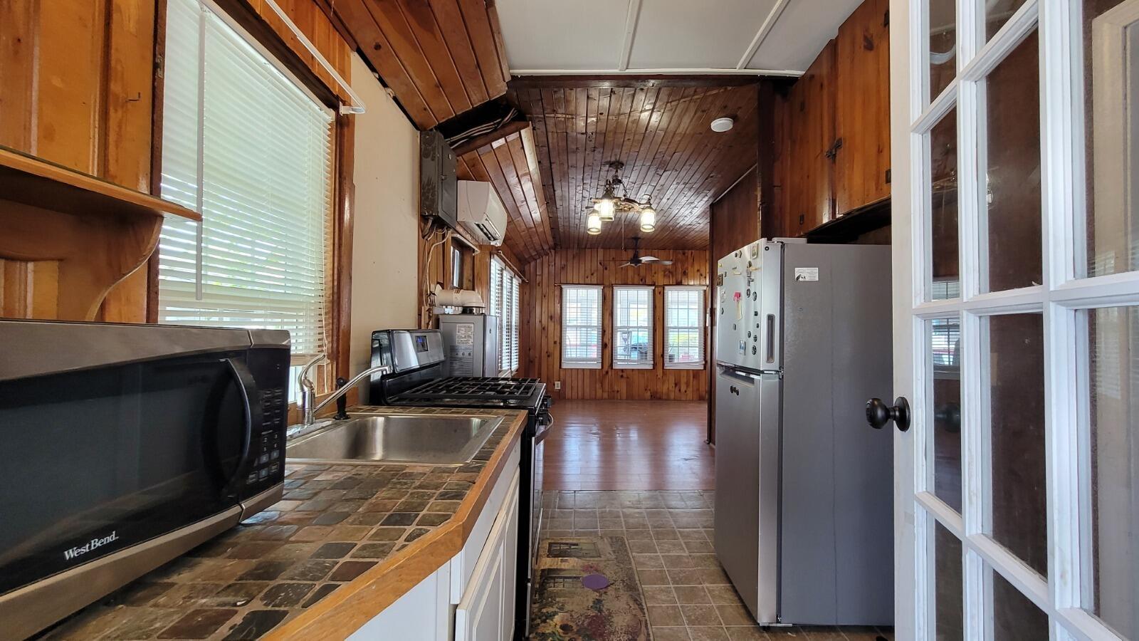 5 Dale Avenue Onset, MA 02558 - Photo 10 of 18 Kitchen
