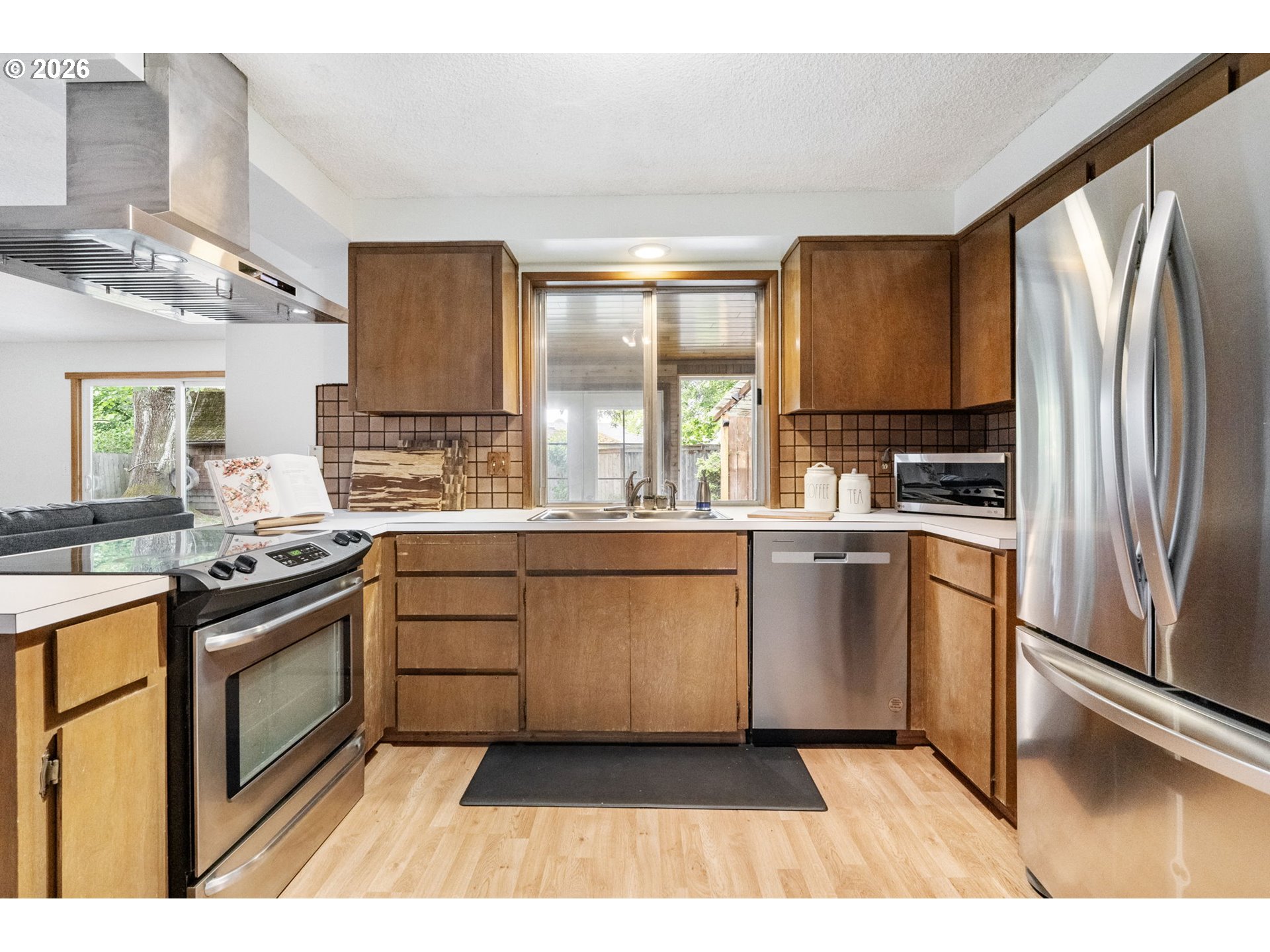 5875 Southwest 203rd Avenue Beaverton, OR 97078 - Photo 8 of 35