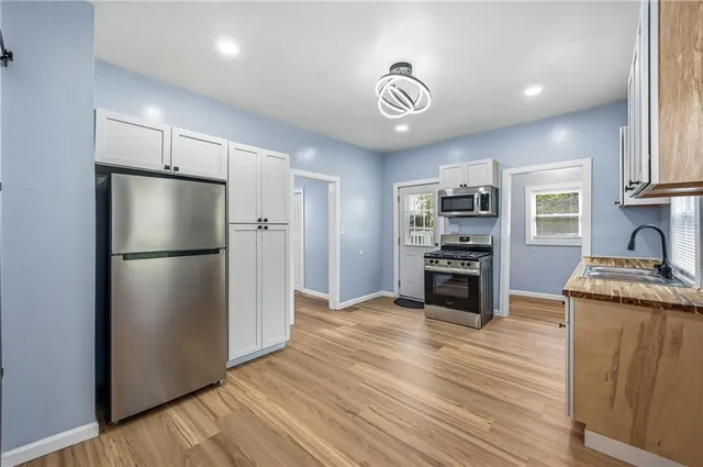 $1,100 | 523 Grant Street, Sharon, PA 16146