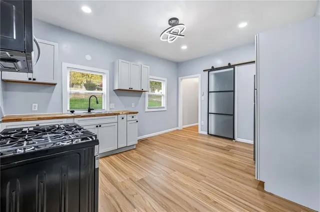 $1,100 | 523 Grant Street, Sharon, PA 16146