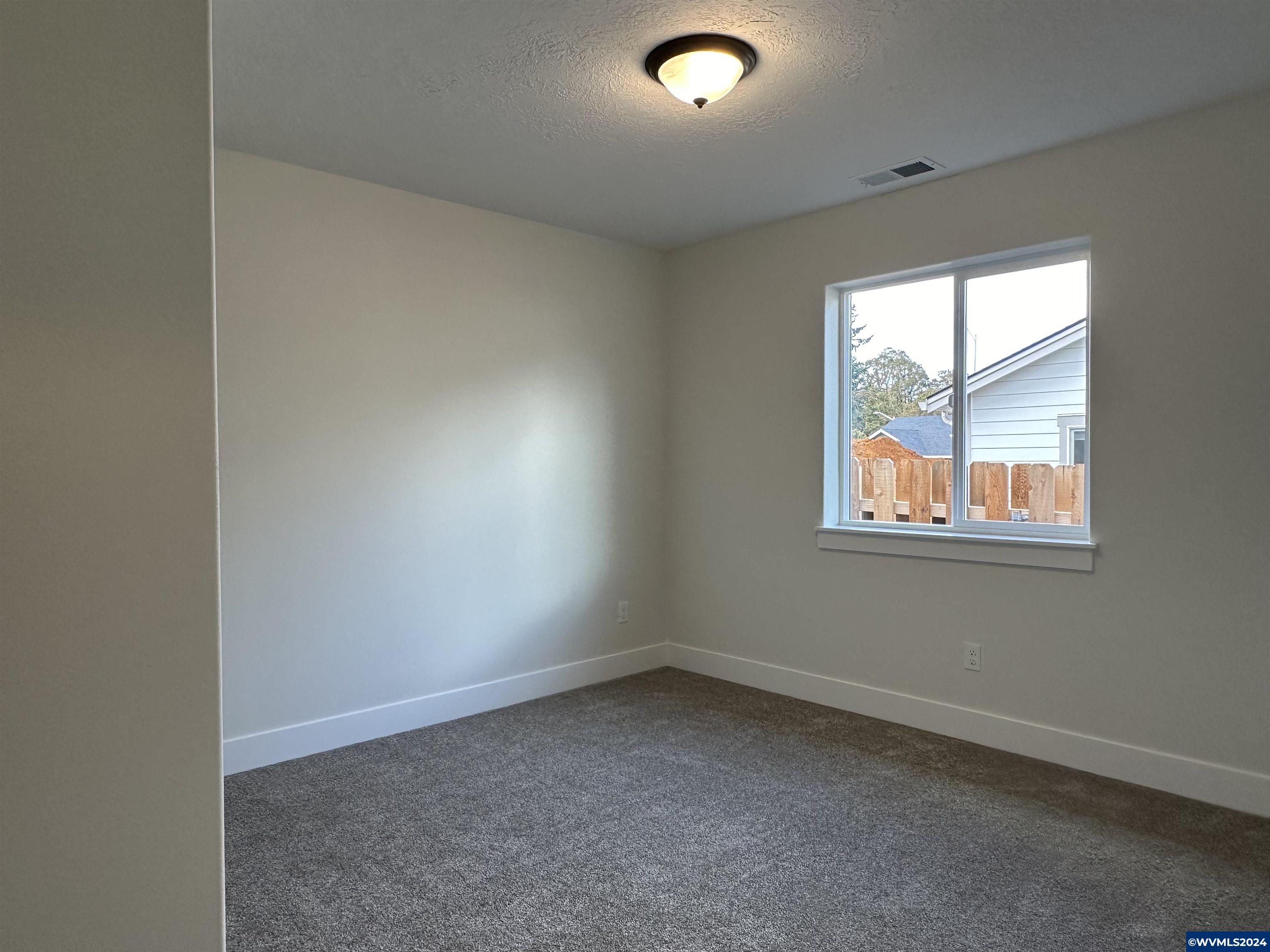 5667 Jeremy Vly Road Southeast Salem, OR 97306 - Photo 6 of 24 Gallery Image 6