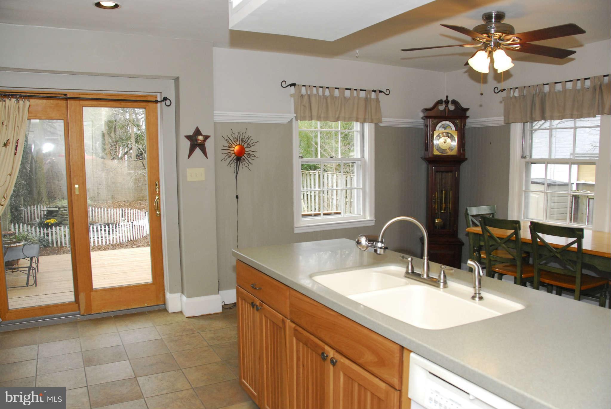 5702 Ranny Road Baltimore, MD 21209 - Photo 14 of 28 Kitchen & Dining Area