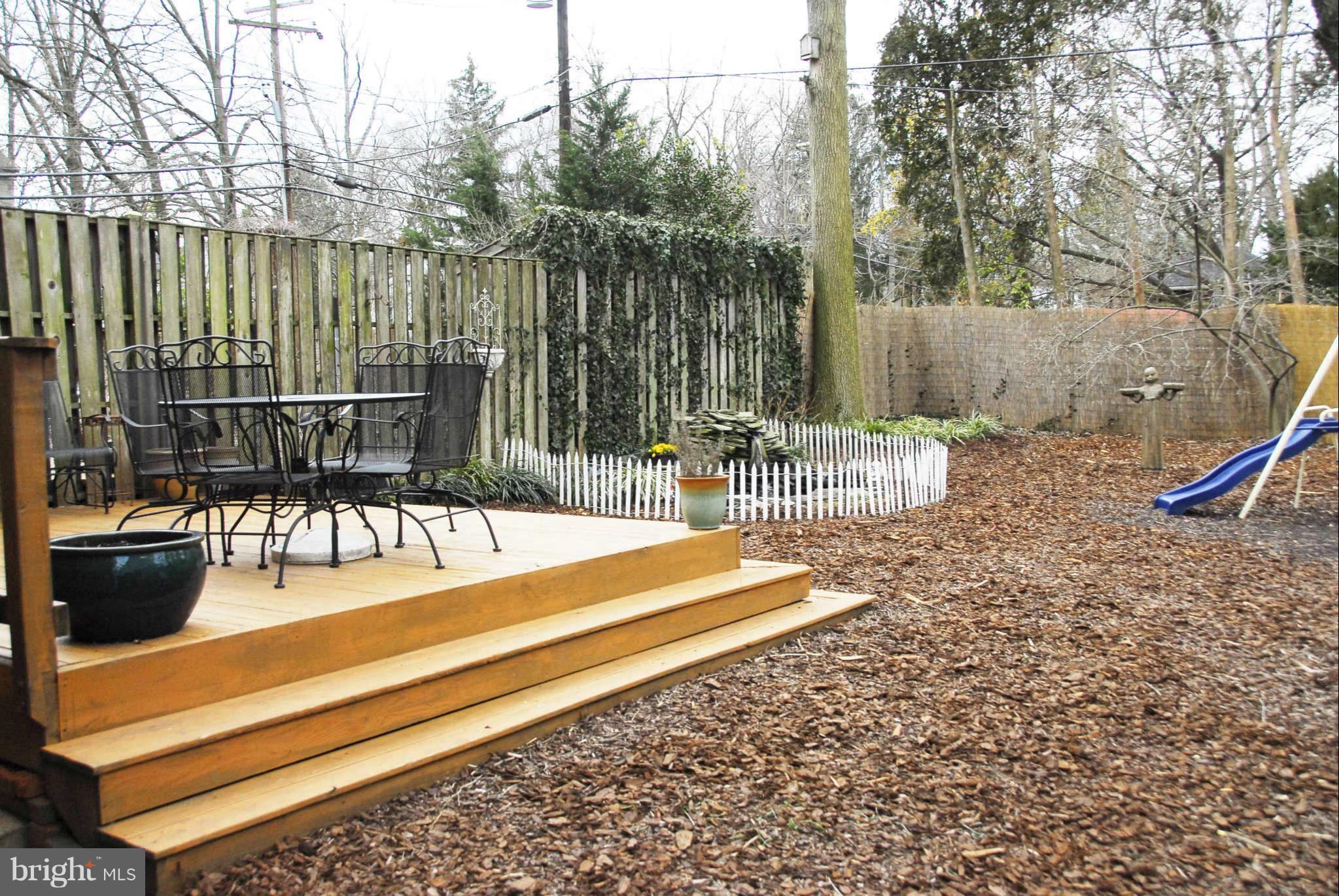 5702 Ranny Road Baltimore, MD 21209 - Photo 23 of 28 Deck and Backyard