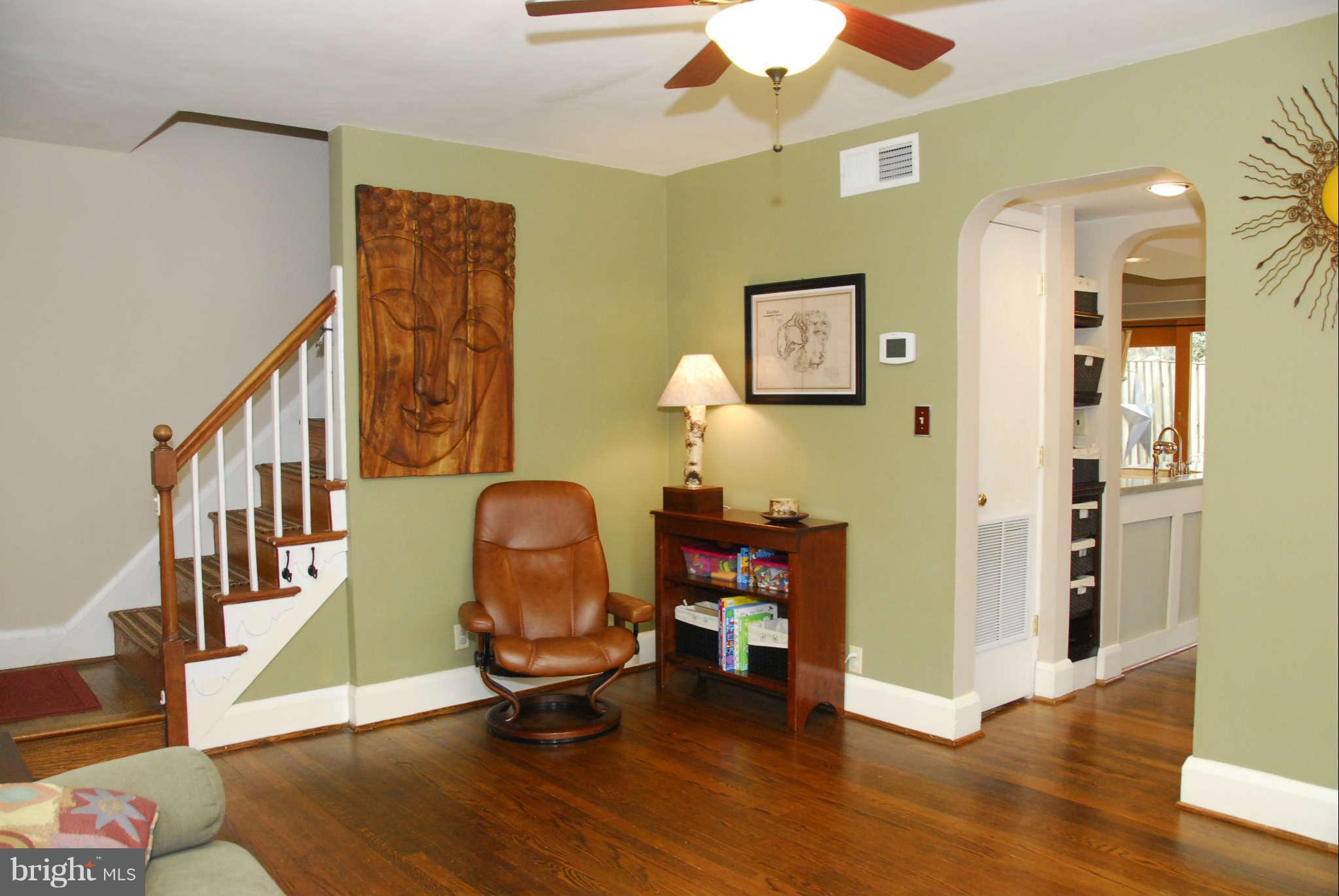 5702 Ranny Road Baltimore, MD 21209 - Photo 6 of 28 Living Room