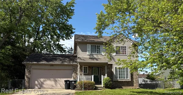 $2,200 | 29500 Norfolk Street, Livonia, MI 48152