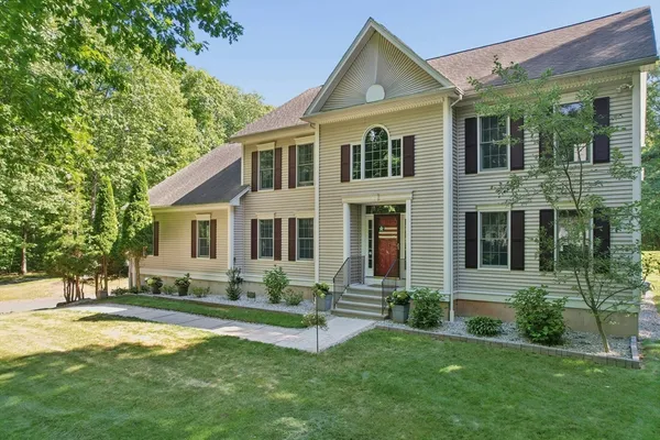 $899,900 | 203 Maple Street, Douglas, MA 01516