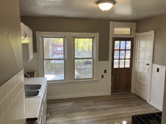 61-63 Dexter Street Springfield, MA 01105 - Photo 3 of 19