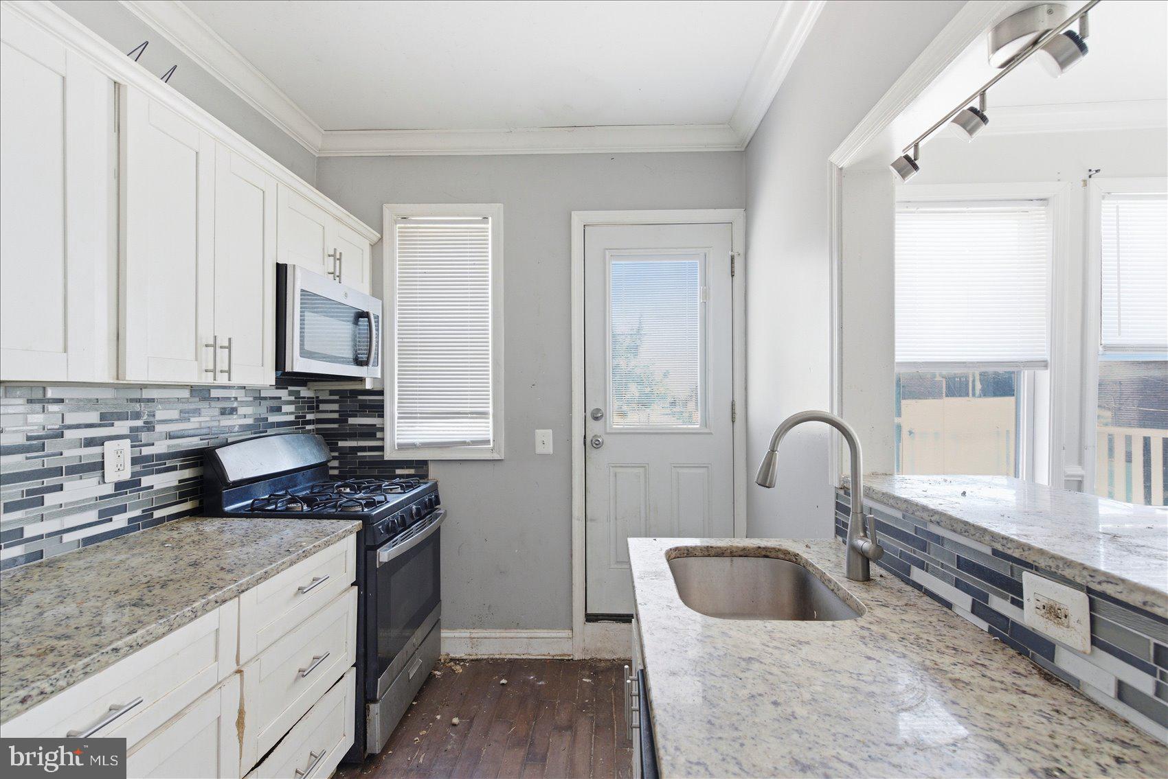 209 South Tremont Road Baltimore, MD 21229 - Photo 13 of 34