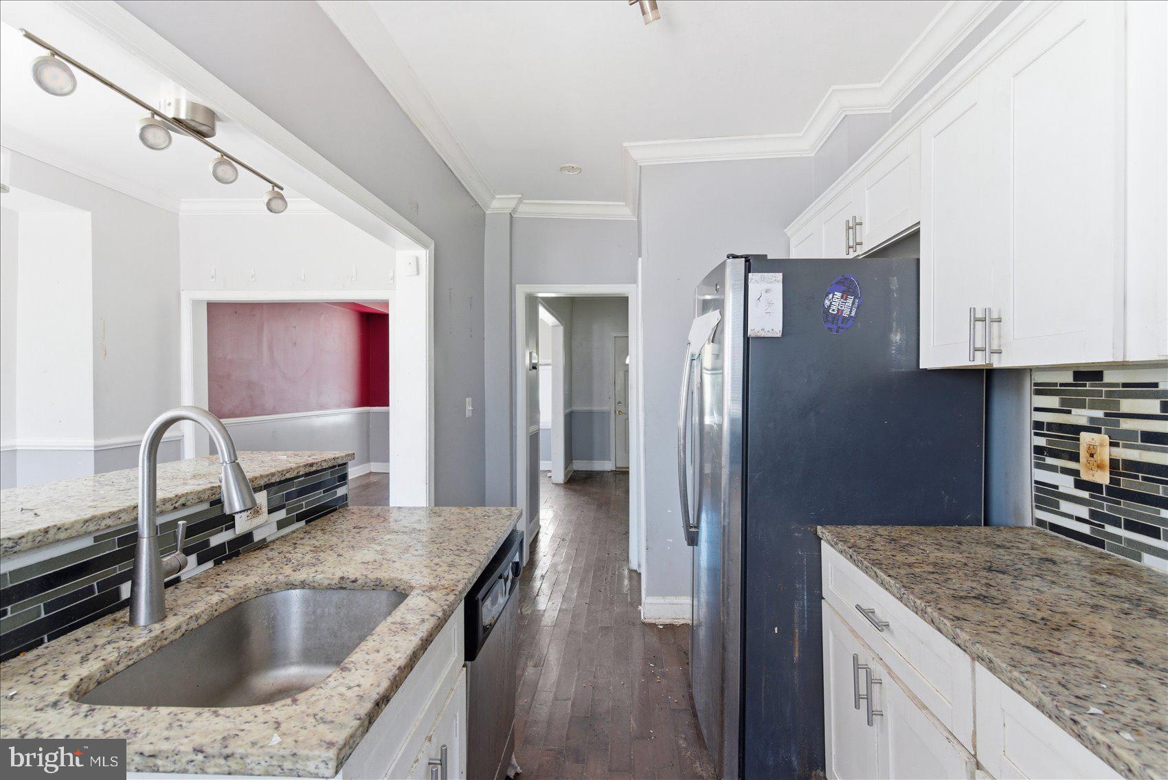 209 South Tremont Road Baltimore, MD 21229 - Photo 15 of 34