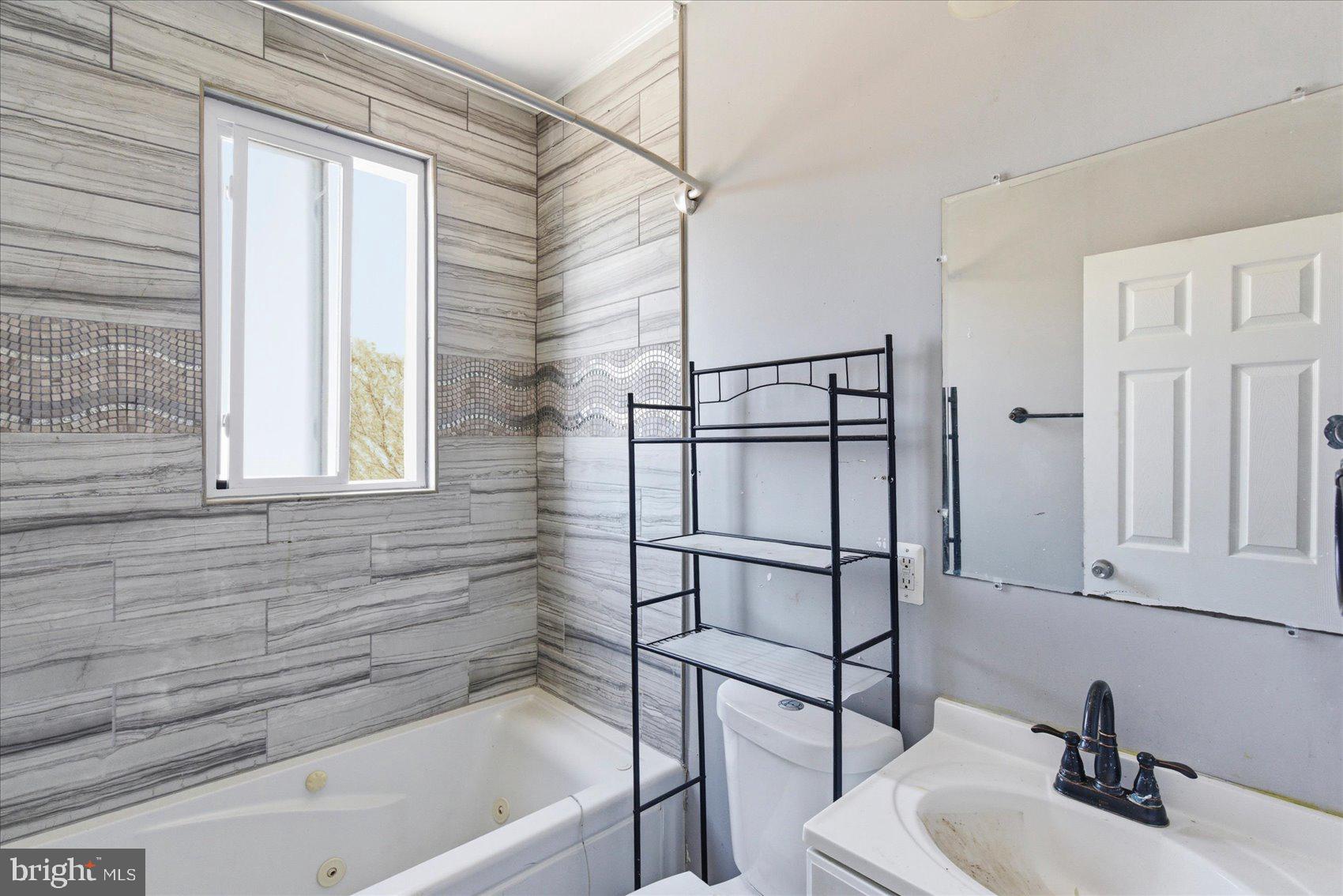 209 South Tremont Road Baltimore, MD 21229 - Photo 28 of 34