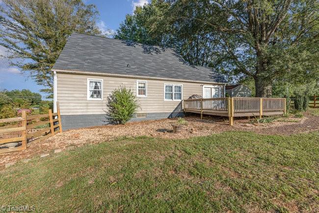 4237 Siloam Road East Bend, NC 27018 - Photo 24 of 29 Gallery Image 24