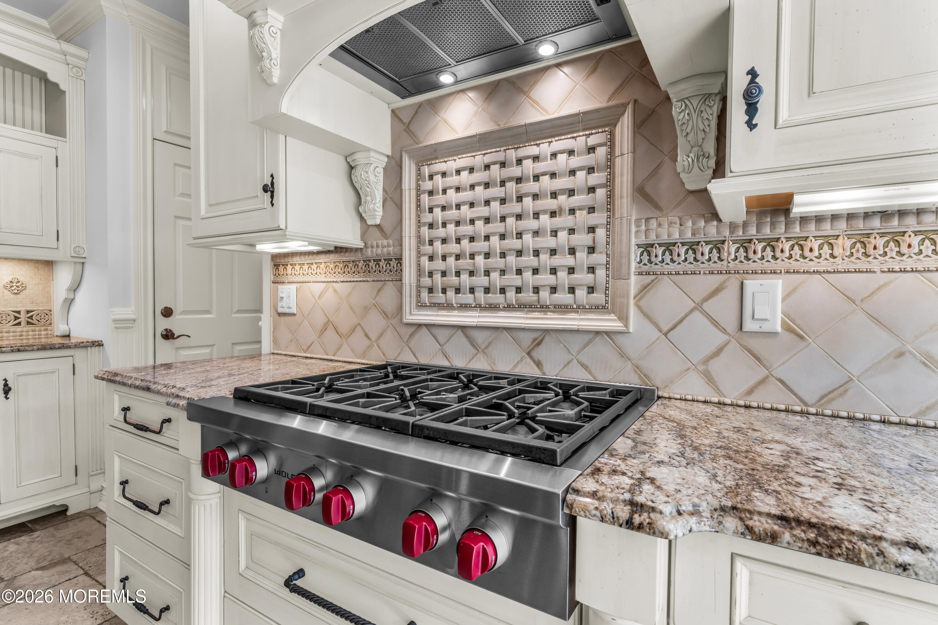 2 Falcon Ridge Circle Holmdel, NJ 07733 - Photo 10 of 83 HOM09788