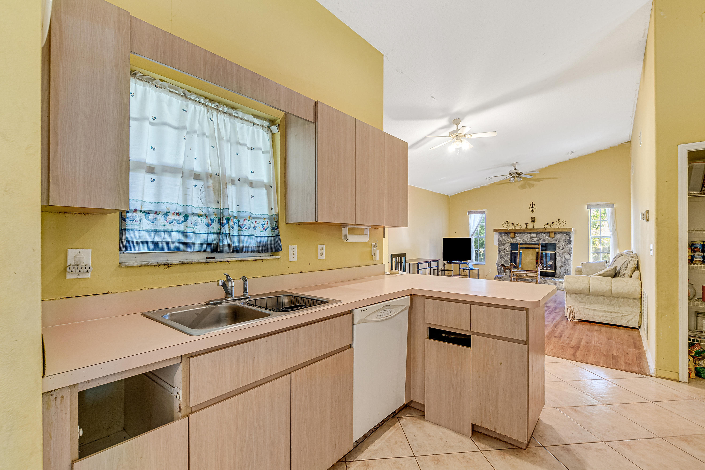 14663 76th Road North The Acreage, FL 33470 - Photo 11 of 30 10_14663_76th_Rd_N_10_mls