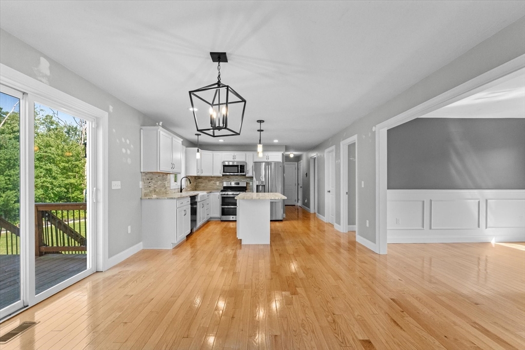 37 Turner Farm Road Uxbridge, MA 01569 - Photo 6 of 40 Gallery Image 6