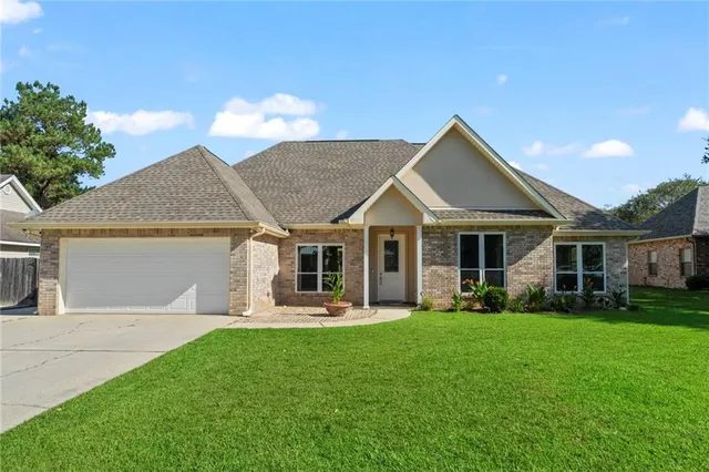 $325,000 | 13208 Riverlake Drive, Covington, LA 70435