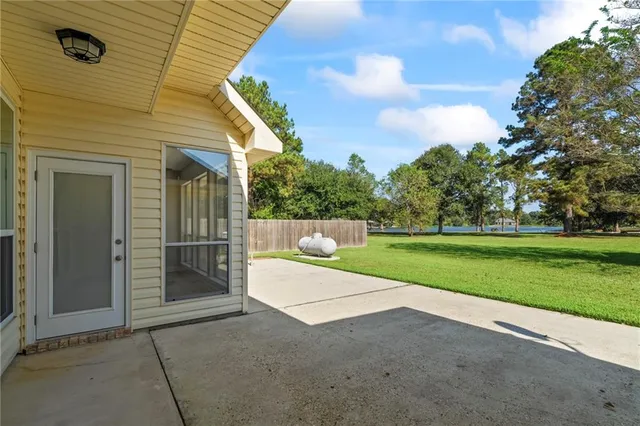 $325,000 | 13208 Riverlake Drive, Covington, LA 70435
