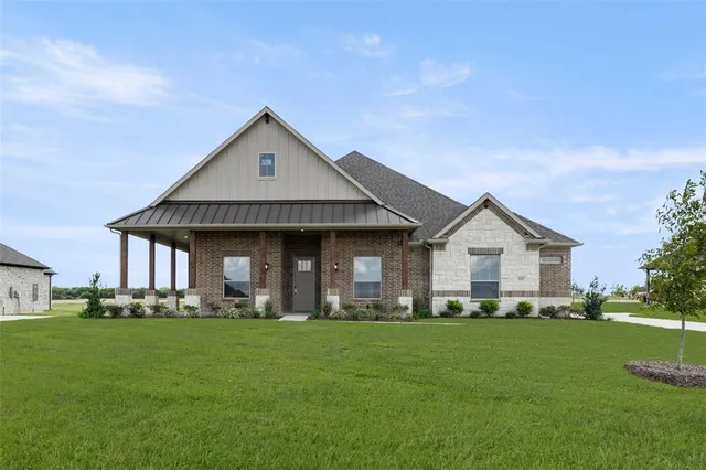 $749,900 | 132 Evanston Court, Rhome, TX 76078