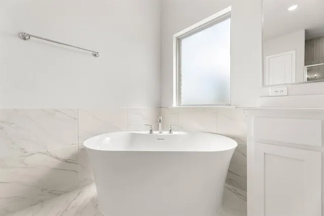 $749,900 | 132 Evanston Court, Rhome, TX 76078