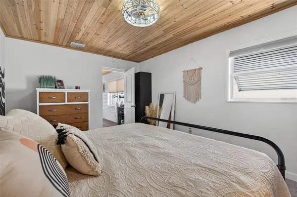$3,500 | 2444 34th Avenue North, St. Petersburg, FL 33713