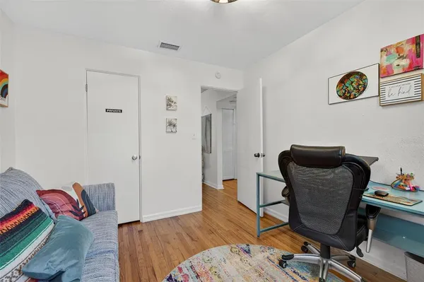 $3,500 | 2444 34th Avenue North, St. Petersburg, FL 33713