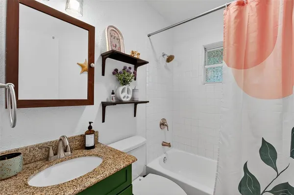 $3,500 | 2444 34th Avenue North, St. Petersburg, FL 33713