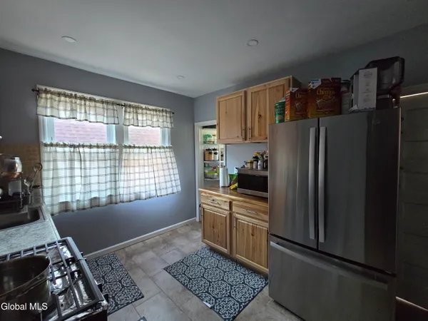 $1,750 | 231 Division Street, Schenectady, NY 12304