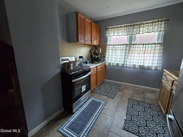 $1,750 | 231 Division Street, Schenectady, NY 12304